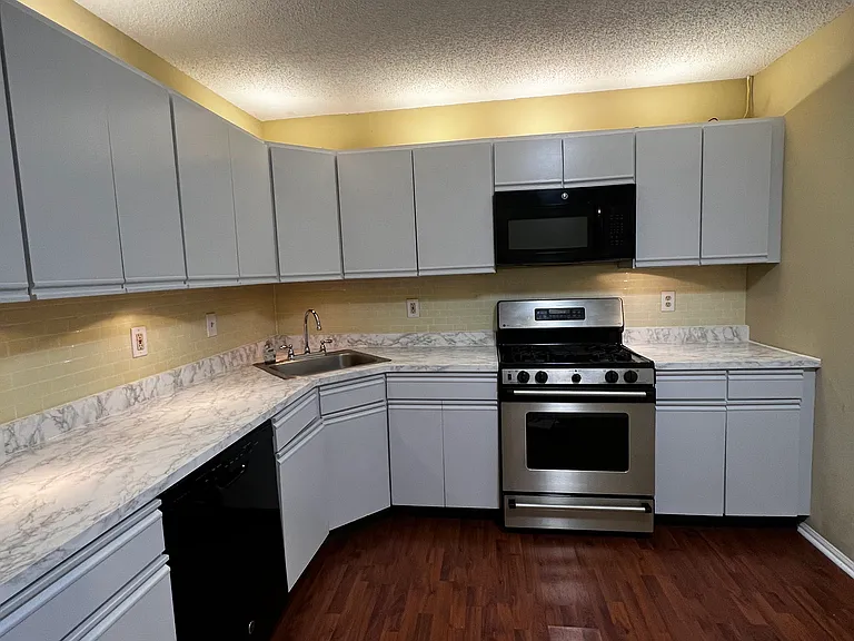 114 Edward Dr #114 — Photo 7