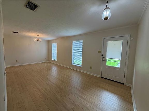3rd image of 4 Charlene Ct