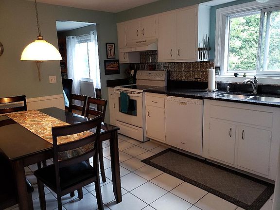 2nd image of 107 Ivy Ln