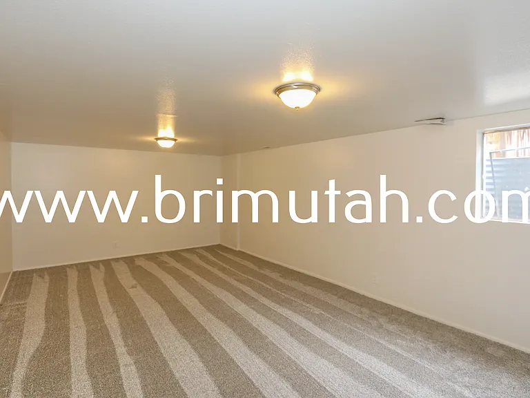 3669 S 2245 E — Photo 16