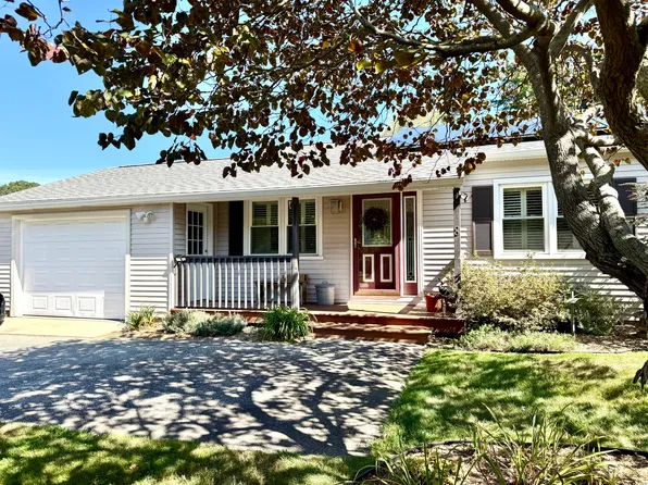 8 Richmond Lane, Stonington, CT 06355