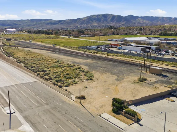 Sierra Hwy #R4, Palmdale, CA 93550