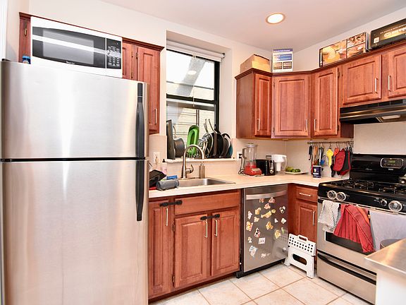 3rd image of 2098 Fredrick Douglass Blvd #5F