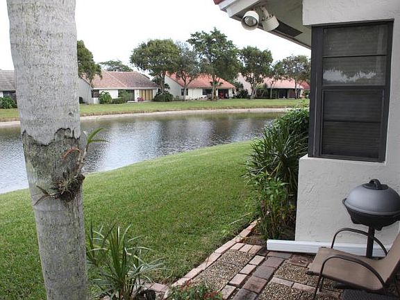 3rd image of 4711 Yardarm Ln