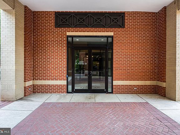 2nd image of 2220 Fairfax Dr APT 507