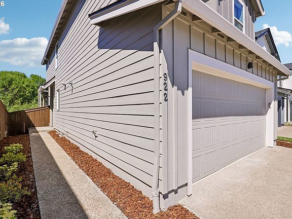 3rd image of 922 NW 175th Way