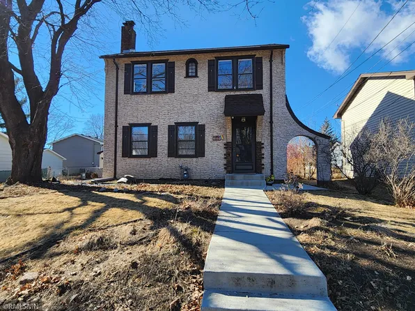 1665 Victoria St N, Saint Paul, MN 55117