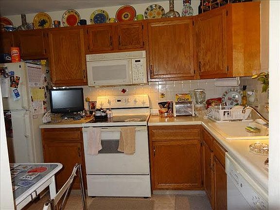 4th image of 440 Gregory Ct #440