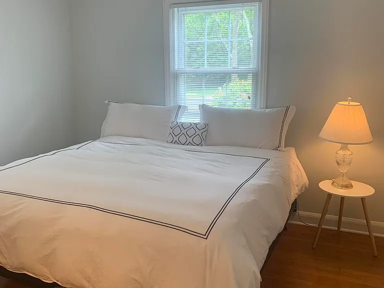 312 Salem Ave — Photo 7