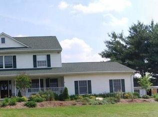 10004 Banner Country Ct, Gaithersburg, MD 20882