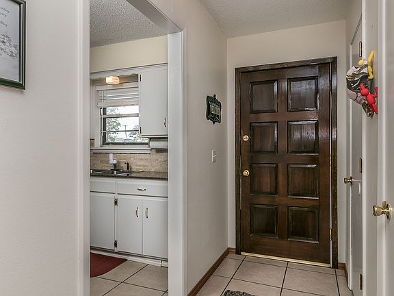 3rd image of 909 8th Ave