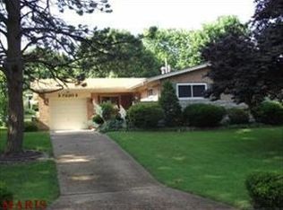 7220 Waterford Dr, Saint Louis, MO