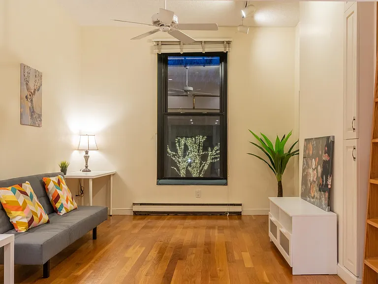 160 Commonwealth Ave #216 — Photo 4