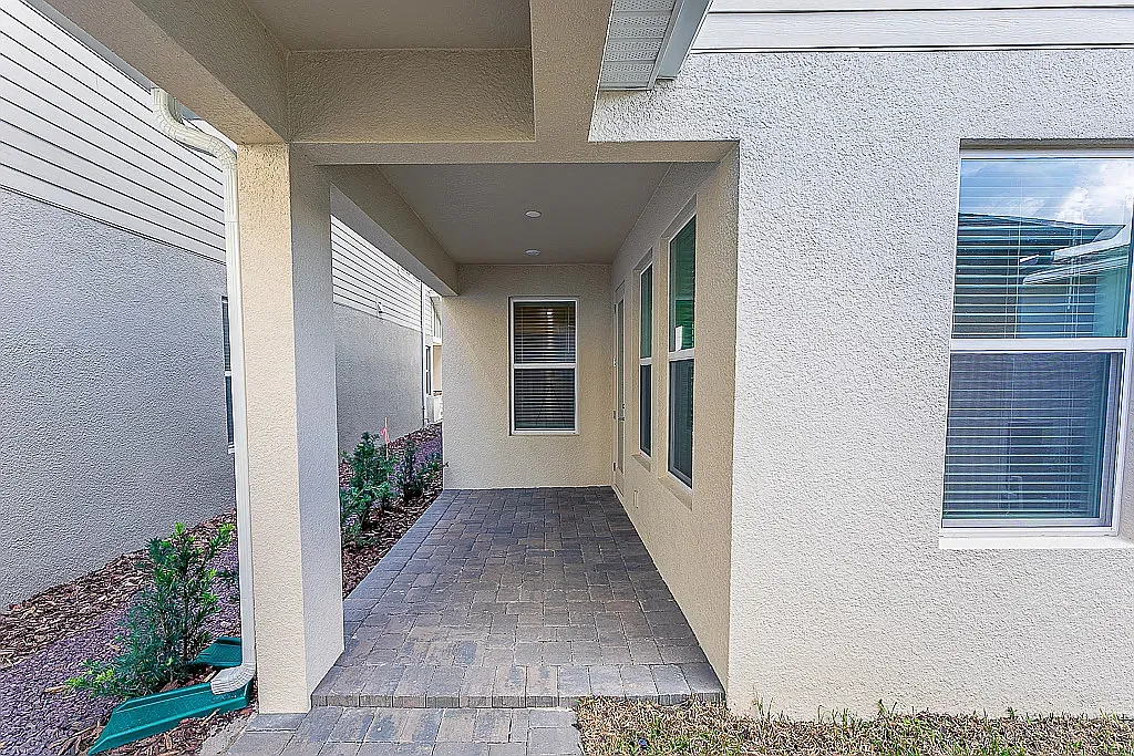 4 bed, 2400 sqft, $3,500 — Photo 3