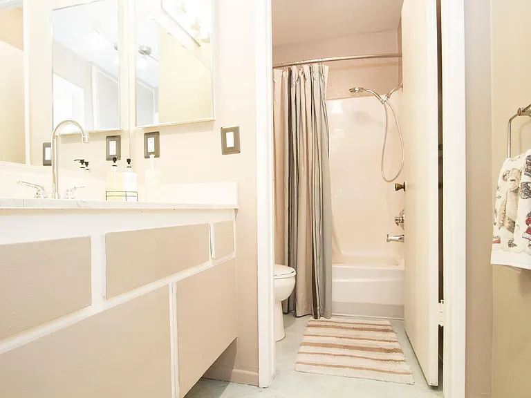 525 N Sycamore Ave — Photo 15