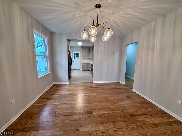 441 W Broad St — Photo 8
