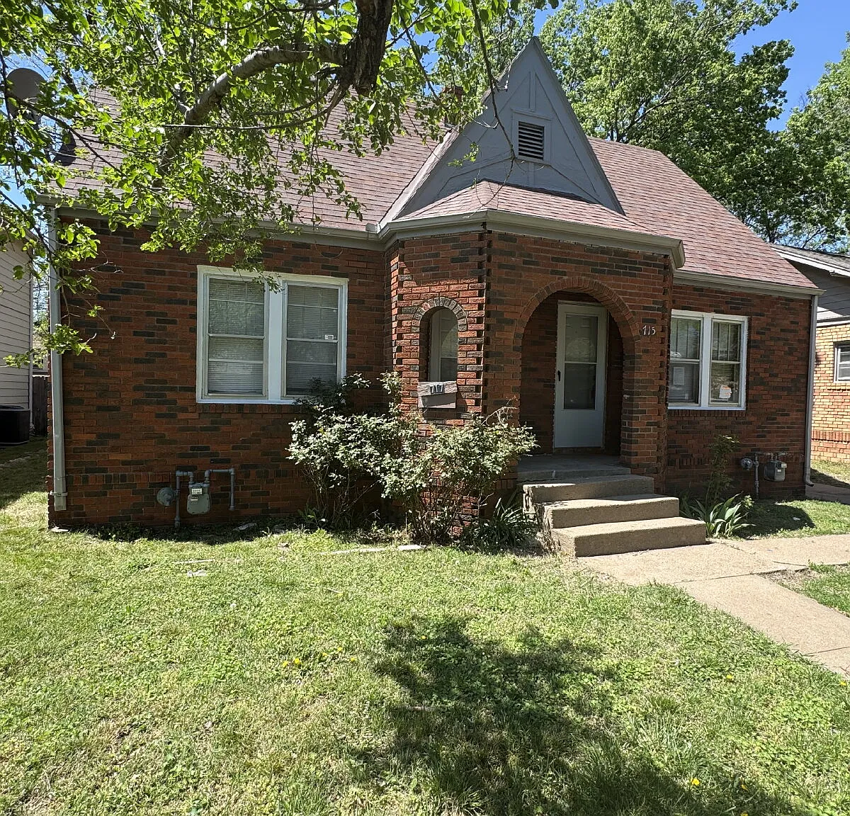 2 bed, 1.5 bath, 1104 sqft, $895 — Photo 2