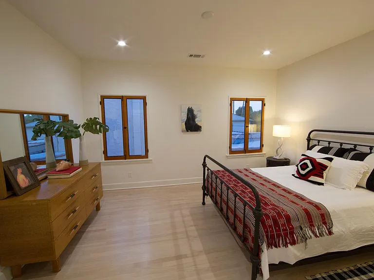 1023 N La Jolla Ave — Photo 14