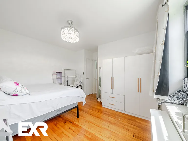 21-22 77th St #1A — Photo 19