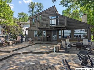 3754 240th St, Clear Lake, IA 50428