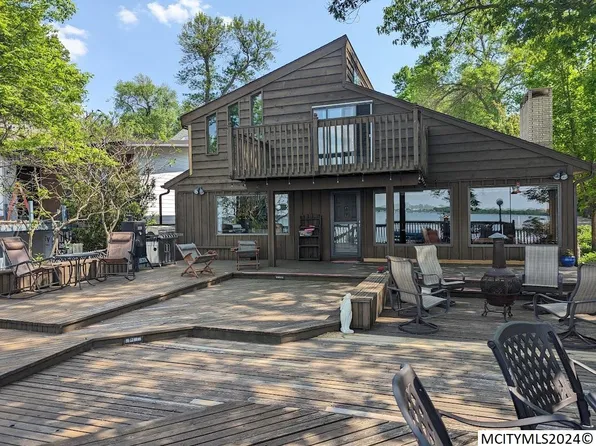 3754 240th St, Clear Lake, IA 50428