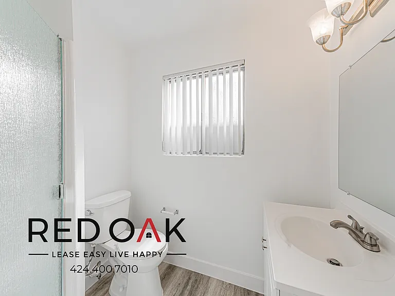 15938 Vanowen St #11 — Photo 9