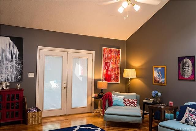 2nd image of 25005 Clubview Dr