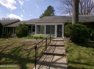 53 E Cambridge Ct, Lakewood, NJ