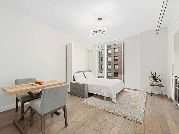3rd image of 505 W 43rd St APT 6S
