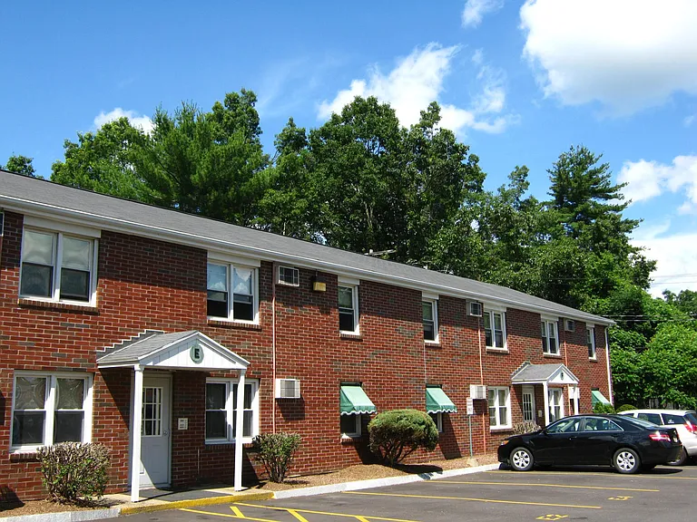 Evergreen Manor — Photo 9
