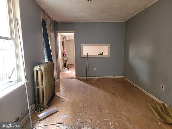 3rd image of 2016 E Elkhart St