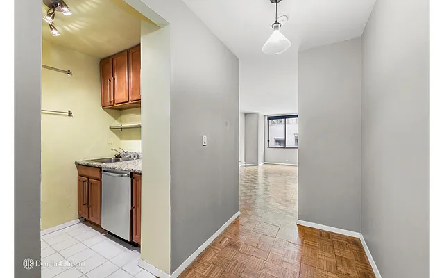 Rented by Douglas Elliman | media 18