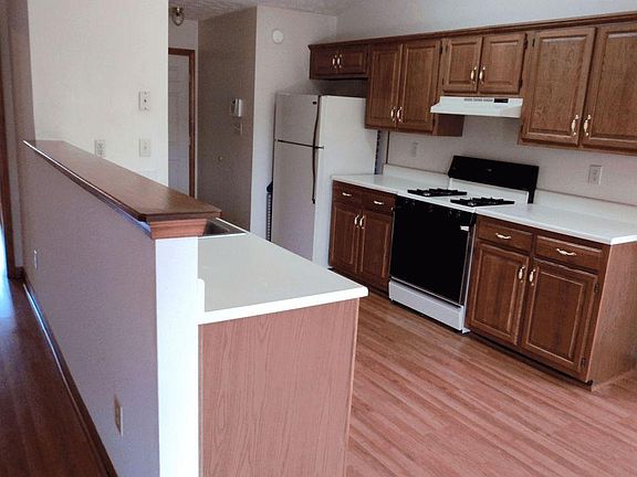 3rd image of 320 Daileys Plantation Ct