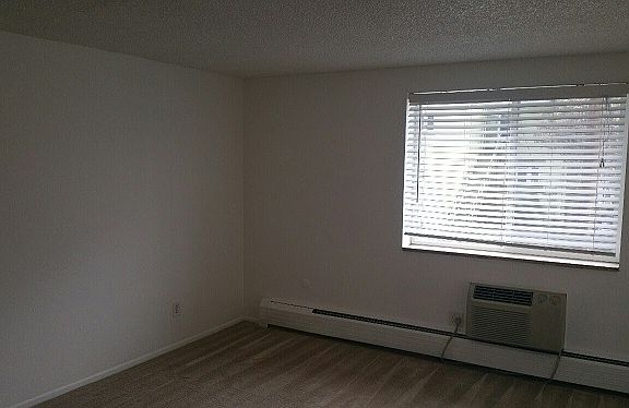 3rd image of 833 N Emerson St APT 206