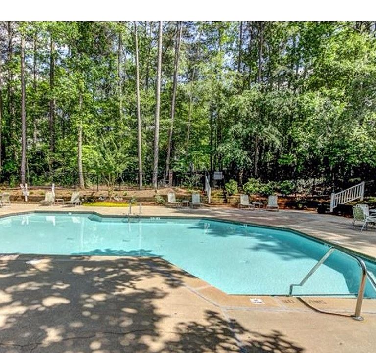 2nd image of 1521 Oakridge Ct
