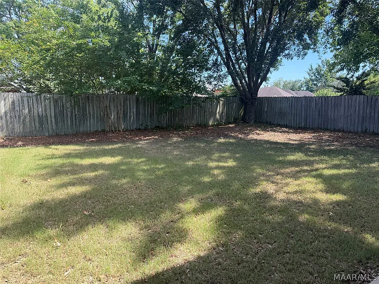 1136 Hallwood Ln — Photo 27