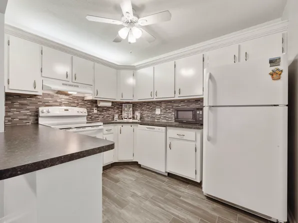 5861 La Paseos Drive #D-2, Greenacres, FL 33463