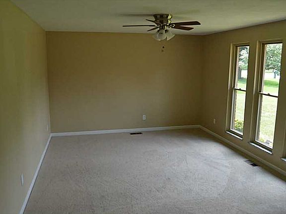 5th image of 122 Sunny Brook Trl