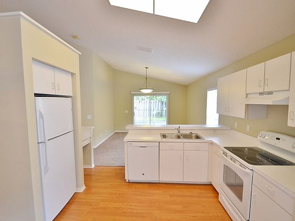 3rd image of 8141 Woodsworth Dr
