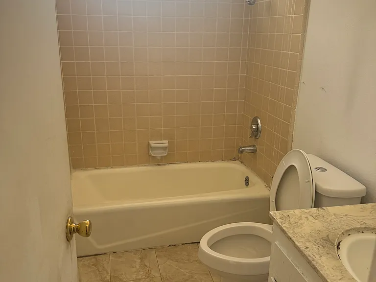 6819 Variel Ave #6 — Photo 2