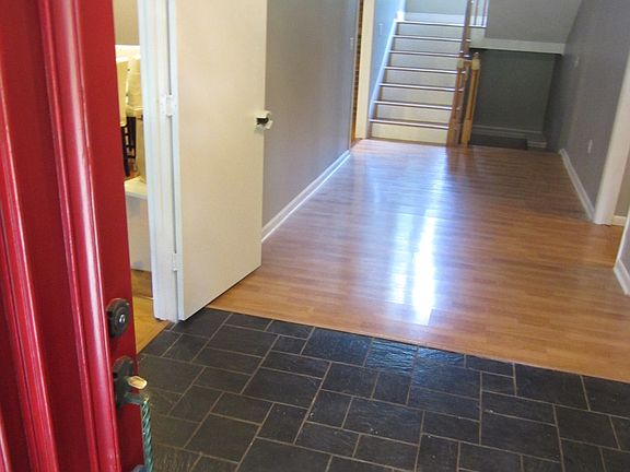 2nd image of 2233 Sheffield St