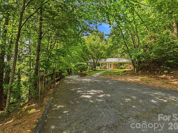 3rd image of 709 Forest Ridge Dr