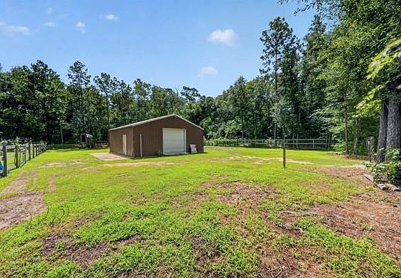 3rd image of 25676 Forest Ln