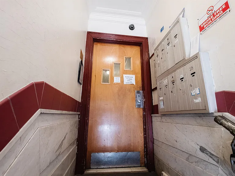 76 Romaine Ave #4 — Photo 20