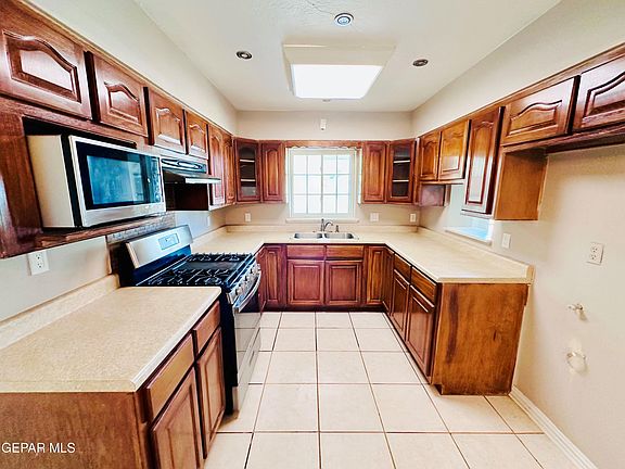 3rd image of 9204 Mount San Berdu Dr
