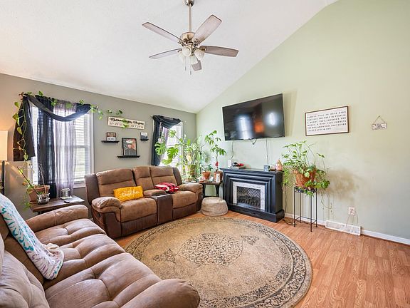 4th image of 163 Samson Way