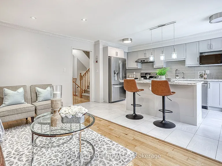 75 Carpendale Cres — Photo 11