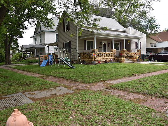 Corner lot view