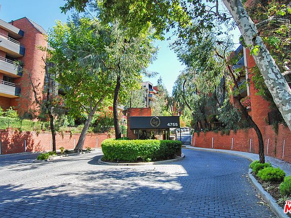3rd image of 4736 Park Encino Ln Unit 215