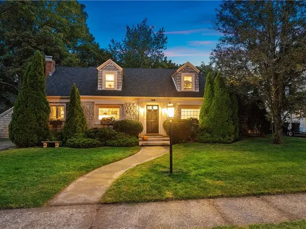 138 Audubon Rd, Warwick, RI 02888